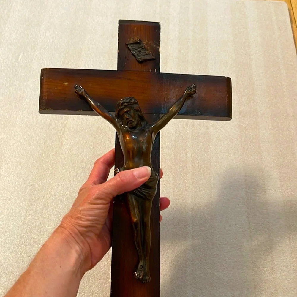 Jesus Christ INRI Crucifix Wood Cross - Picture 10 of 11